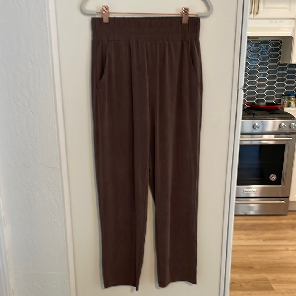 Leze the Label Women's Pants in Toffee | M